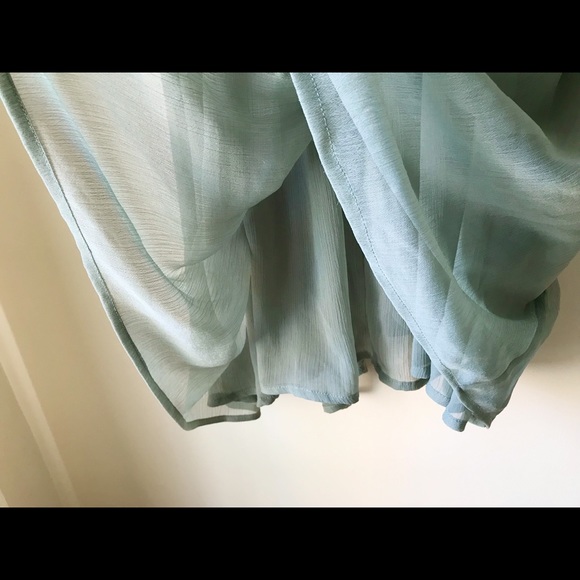 NA-KD sage green flowy loose spaghetti strap baby doll mini dress - Picture 9 of 14